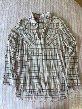 Splendid Lightweight Cream Plaid Button-Up Flannel
